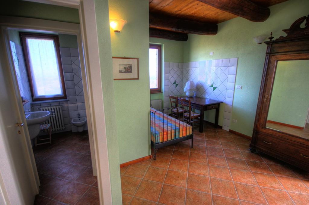 Azienda Agrituristica Alcastle Montabone Εξωτερικό φωτογραφία