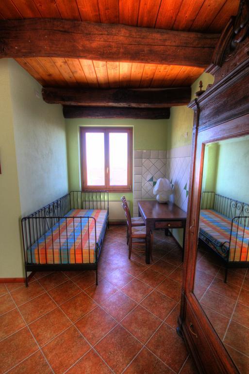 Azienda Agrituristica Alcastle Montabone Εξωτερικό φωτογραφία